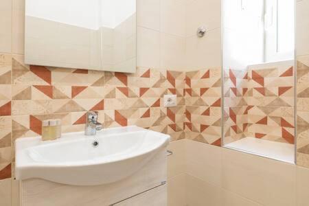 Iflat Lovely And Bright 2 Bed Flat Near Termini Рим Екстериор снимка